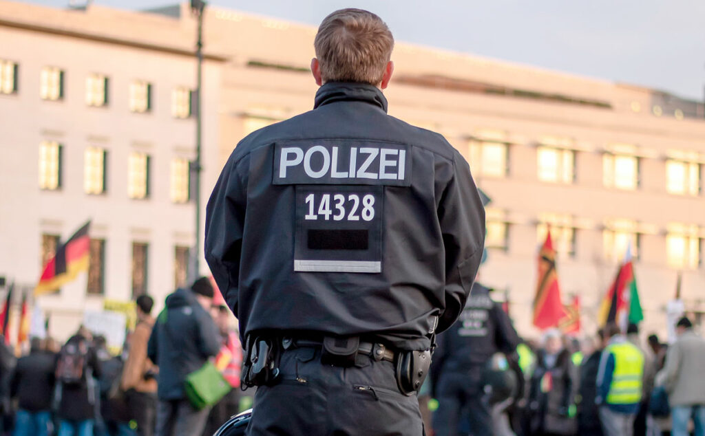 Alemania, Stefanie Hubig, Bundeskriminalamt, violencia contra policías Alemania, reforma penal alemana 2025, agresiones fuerzas seguridad Alemania, Alexander Dobrindt interior, penas mínimas prisión Alemania, ataques bomberos rescatistas, estadísticas criminalidad Alemania, protección efectivos emergencia, Bundeskriminalamt datos violencia, legislación penal Alemania, seguridad pública alemana