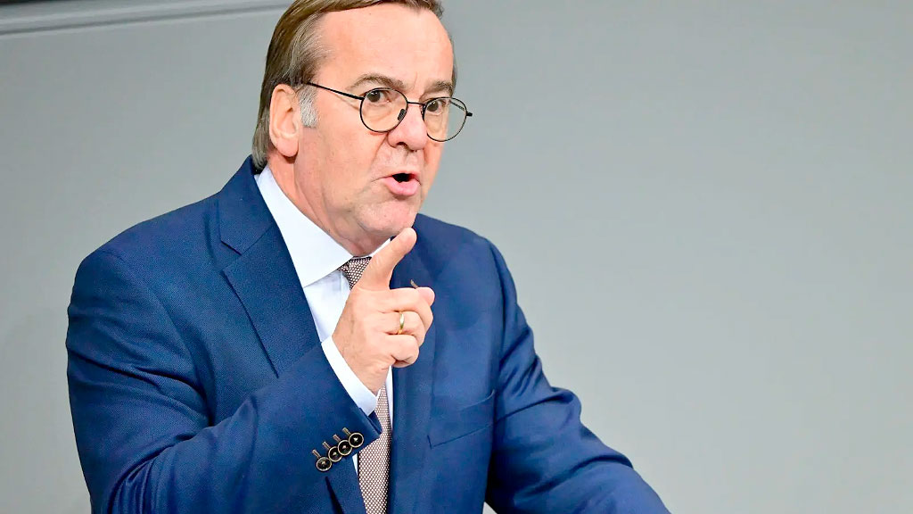 Bundestag, servicio militar, Alemania, Boris Pistorius Bundeswehr reforma, protestas estudiantes Alemania servicio militar, registro obligatorio hombres 2008, conscripción Alemania 2026, manifestaciones servicio militar Hamburgo, Bundeswehr reclutamiento voluntario, objeción conciencia Alemania récord, huelga escolar contra servicio militar, OTAN Alemania 460000 soldados