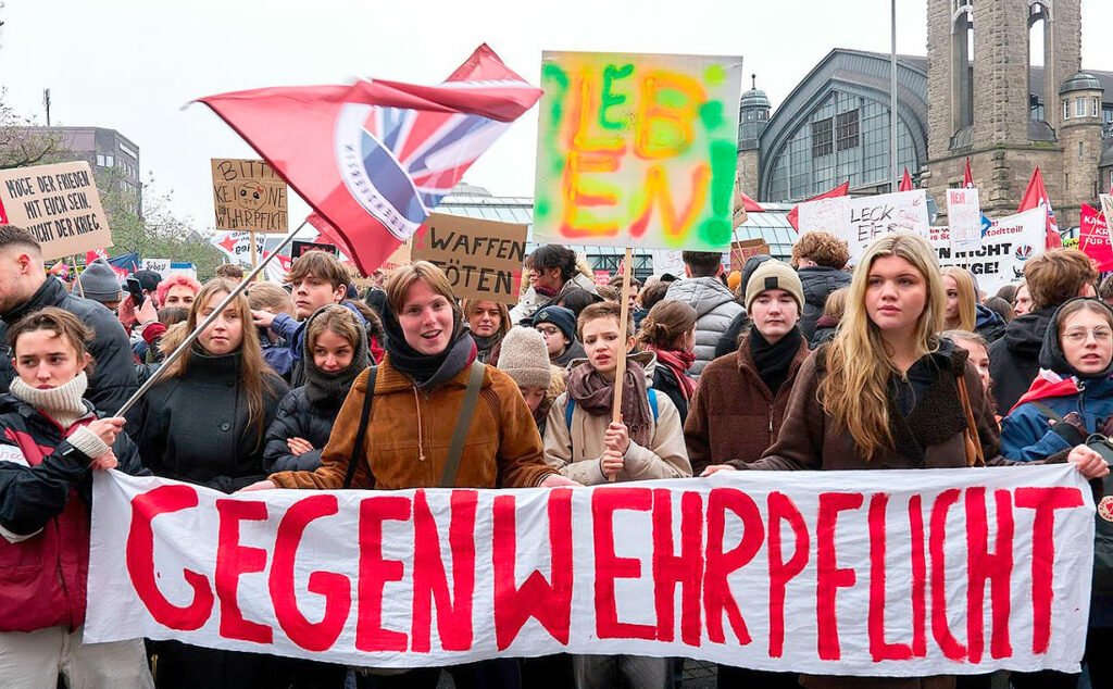 Bundestag, servicio militar, Alemania, Boris Pistorius Bundeswehr reforma, protestas estudiantes Alemania servicio militar, registro obligatorio hombres 2008, conscripción Alemania 2026, manifestaciones servicio militar Hamburgo, Bundeswehr reclutamiento voluntario, objeción conciencia Alemania récord, huelga escolar contra servicio militar, OTAN Alemania 460000 soldados