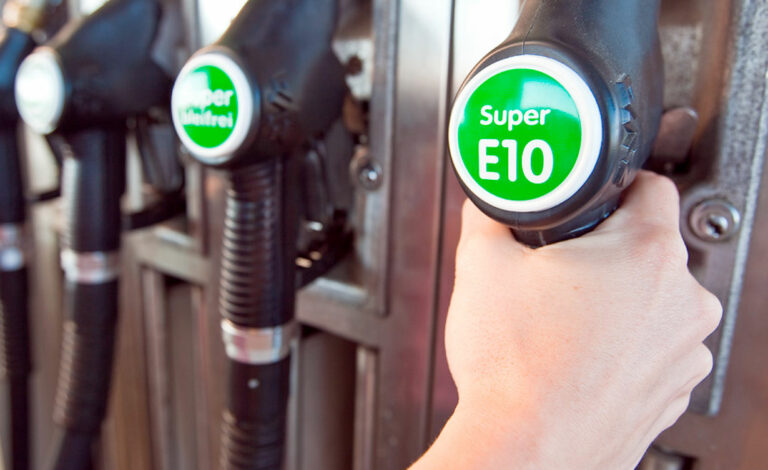 Alemania, E10, matriz energética, bioetanol Alemania, nafta E10, emisiones CO2 transporte Alemania, combustibles alternativos Alemania, Super E5 Alemania, política energética alemana, biocombustibles Europa, estaciones de servicio Alemania