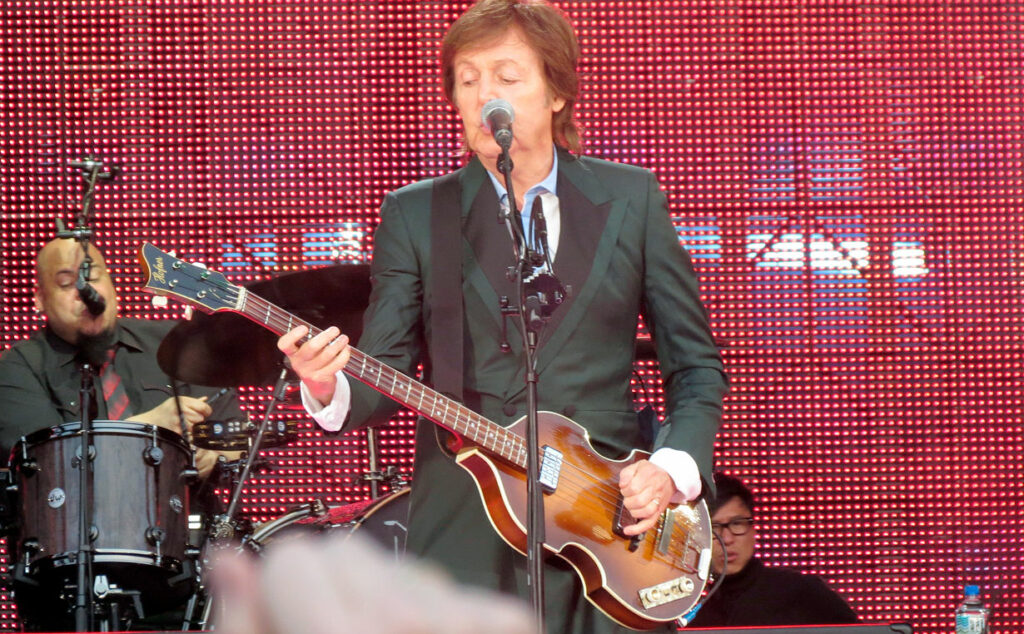 Höfner, Paul McCartney, Beatle Bass, Fürth, Hubert Ampferl, concurso preventivo, Höfner insolvencia, Beatle Bass Paul McCartney, fabricante guitarras alemán, Höfner 500/1 bajo, Karl Höfner Baiersdorf, concurso preventivo Alemania, instrumentos musicales Bavaria, crisis industria musical, Beatles bajo legendario, Höfner Tribunal Fürth