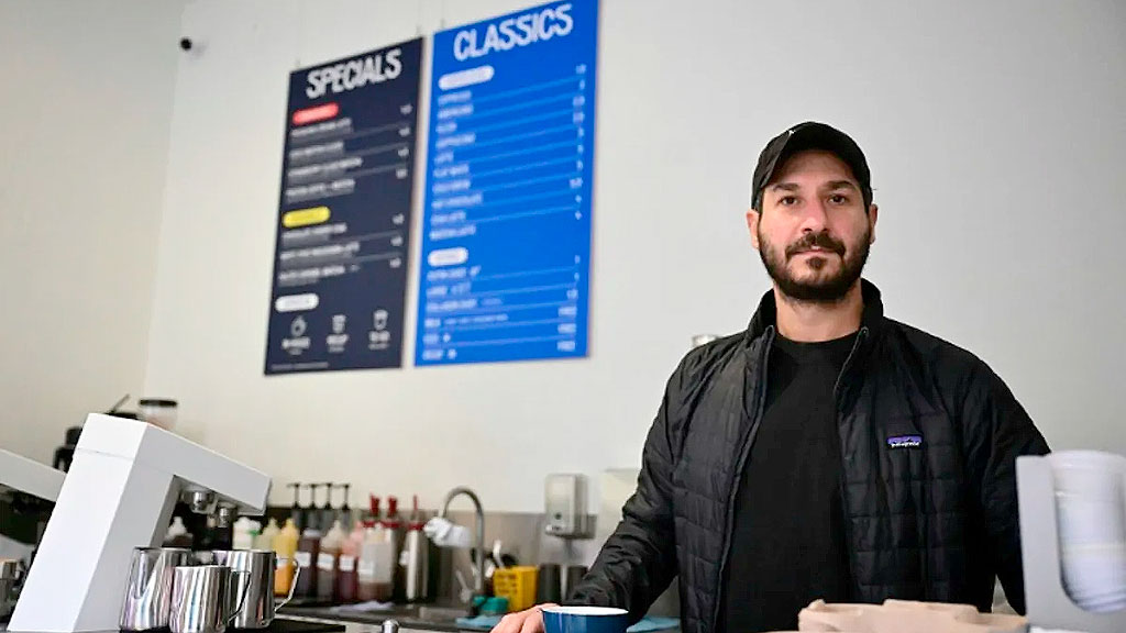 LAP Coffee, Berlín, Ralph Hage, Tonalli Arreola, gentrificación, sector cafetero, guerra del café Alemania, start-up café barato, cafeterías tradicionales Alemania, capuchino 2,50 euros, conflicto sector cafetero, ataques LAP Coffee, competencia café Berlín