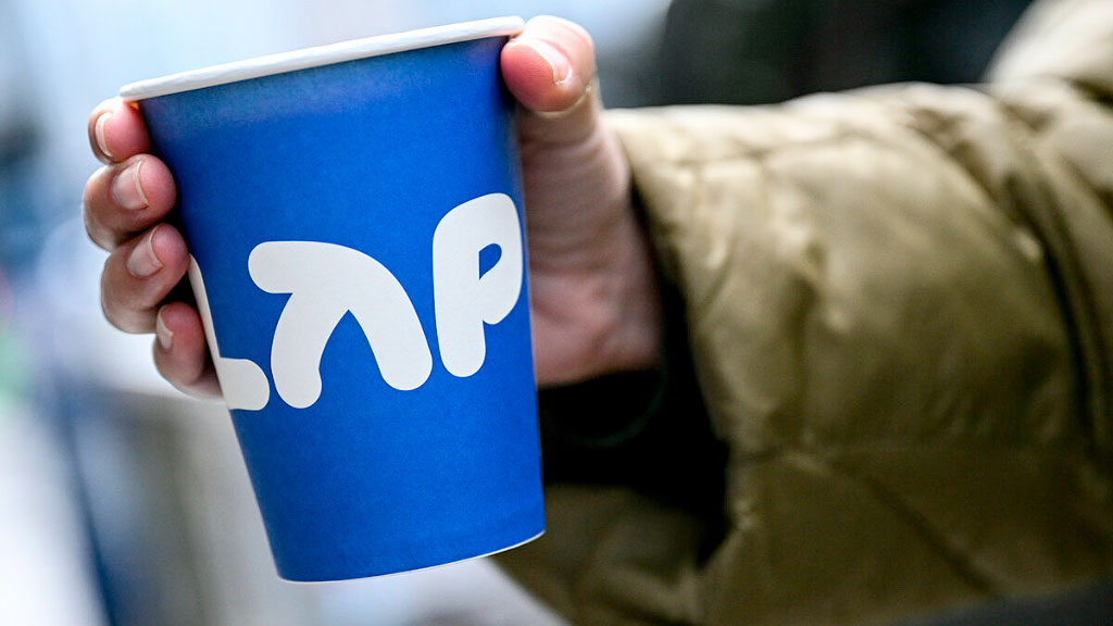 LAP Coffee, Berlín, Ralph Hage, Tonalli Arreola, gentrificación, sector cafetero, guerra del café Alemania, start-up café barato, cafeterías tradicionales Alemania, capuchino 2,50 euros, conflicto sector cafetero, ataques LAP Coffee, competencia café Berlín