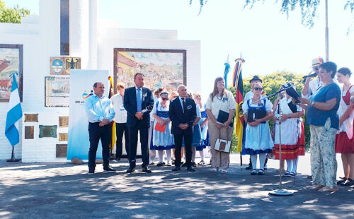 Dieter Lamlé, Alemanes del Volga, Colonias Alemanes del Volga, Colonia Hinojo, Colonia San Miguel, Colonia Nievas, Comunidad germano-argentina, 200 años de amistad Alemania Argentina, Argentinisches Tageblatt, Municipio de Olavarría, Inmigración alemana en Argentina, Volga alemán, Federación de Asociaciones Argentino-Germanas (FAAG), Historia alemana en Buenos Aires y Provincia, Visita diplomática Alemania Argentina