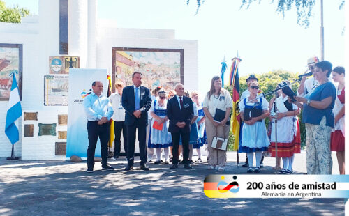 Dieter Lamlé, Alemanes del Volga, Colonias Alemanes del Volga, Colonia Hinojo, Colonia San Miguel, Colonia Nievas, Comunidad germano-argentina, 200 años de amistad Alemania Argentina, Argentinisches Tageblatt, Municipio de Olavarría, Inmigración alemana en Argentina, Volga alemán, Federación de Asociaciones Argentino-Germanas (FAAG), Historia alemana en Buenos Aires y Provincia, Visita diplomática Alemania Argentina