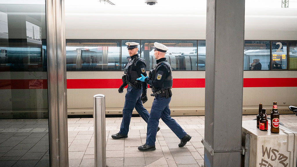 Núremberg, estación central, Alemania, Helen Townson, Policía Federal, Videovigilancia, estación Núremberg seguridad, delitos violentos Alemania, Helen Townson Policía Federal, videovigilancia estaciones Alemania, zonas prohibición alcohol, trabajadores sociales estaciones, personas sin hogar Núremberg, Mudra drogodependientes, bahnhof Núremberg, seguridad transporte público Alemania