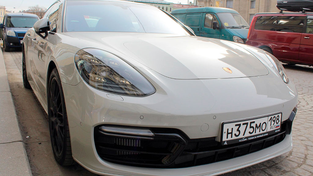 Porsche, Rusia, sistema de seguridad satelital, VTS Porsche sistema seguridad, autos Porsche ladrillos, bloqueo remoto Porsche, importación paralela Rusia, Porsche Alemania Rusia, sistema seguridad satelital autos, Porsche no arrancan Rusia, bloqueo deliberado vehículos, Porsche Rusland LLC