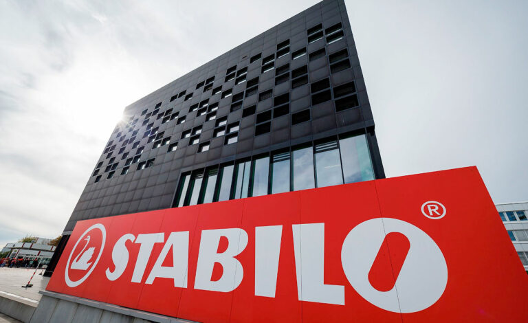 Schwan-Stabilo, Núremberg, industria alemana, Horst Brinkmann, digitalización, Heroldsberg, industria bolígrafos alemana, Faber-Castell Núremberg, Staedtler cierre plantas, Pelikan despidos Alemania, fabricantes instrumentos escritura, crisis manufactura alemana, digitalización industria bolígrafos, competencia china bolígrafos, Horst Brinkmann Stabilo