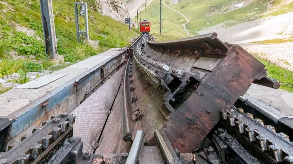 monte Pilatus, Alpes suizos, Ferrocarril, ferrocarril de cremallera, tren cremallera Pilatus, pendiente ferroviaria más pronunciada, ingeniería suiza ferrocarril, turismo Alpes suizos, Eduard Locher ingeniero, tren Alpnachstad