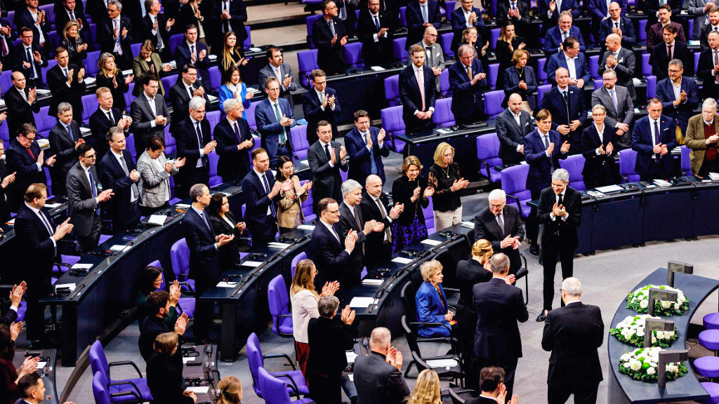 Tova Friedman, Bundestag, Auschwitz-Birkenau, sobreviviente Auschwitz, Holocausto Alemania, antisemitismo actual, Día Recuerdo Holocausto, Julia Klöckner, testigo Holocausto, campo exterminio nazi, memoria Holocausto, discurso Bundestag 2026, TikTok Holocausto