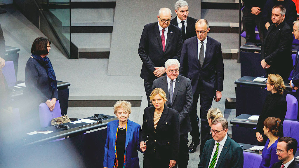 Tova Friedman, Bundestag, Auschwitz-Birkenau, sobreviviente Auschwitz, Holocausto Alemania, antisemitismo actual, Día Recuerdo Holocausto, Julia Klöckner, testigo Holocausto, campo exterminio nazi, memoria Holocausto, discurso Bundestag 2026, TikTok Holocausto