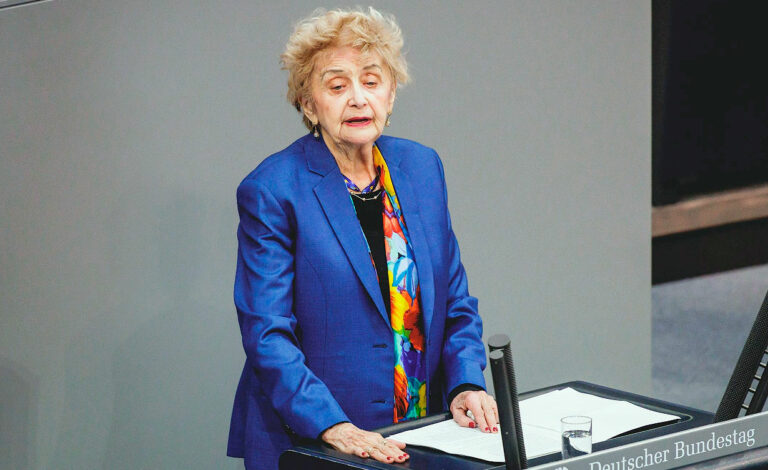 Tova Friedman, Bundestag, Auschwitz-Birkenau, sobreviviente Auschwitz, Holocausto Alemania, antisemitismo actual, Día Recuerdo Holocausto, Julia Klöckner, testigo Holocausto, campo exterminio nazi, memoria Holocausto, discurso Bundestag 2026, TikTok Holocausto