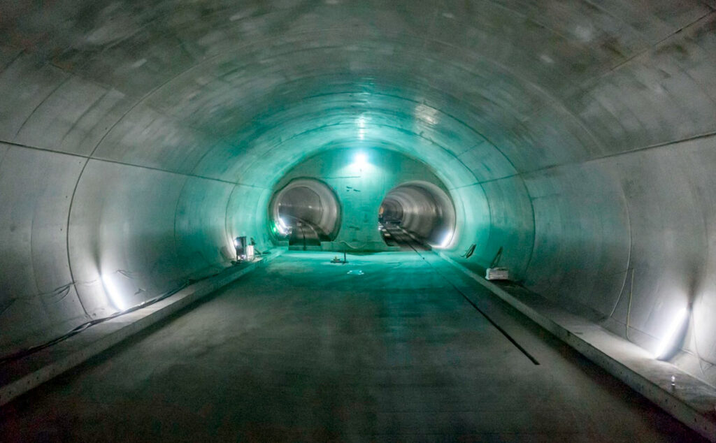 Túnel de Base del Brennero, Tribunal de Cuentas Europeo, infraestructura de transporte, retrasos en megaproyectos, sobrecostos UE, transporte ferroviario alpino, Austria Italia, Tribunal de Cuentas Europeo, conexión transalpina