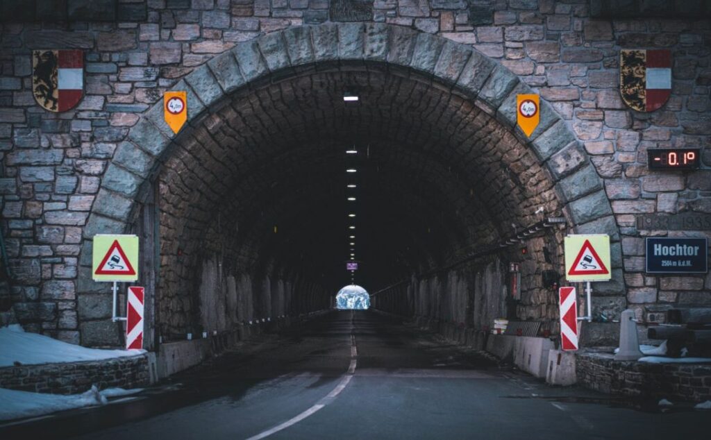 túneles, Suiza