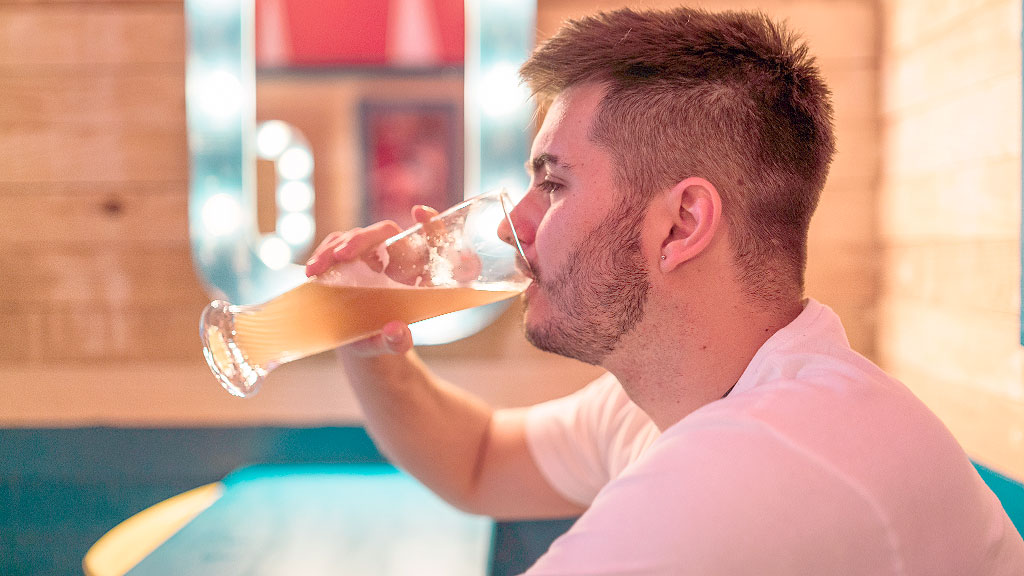 cerveza, industria cervecera alemana, Veltins, cerveza alemana crisis, ventas cerveza Alemania, industria cervecera alemana, consumo cerveza Alemania, cervecerías alemanas cierran, mercado cervecero Alemania, Destatis cerveza, cerveza sin alcohol Alemania, crisis sector cervecero, exportaciones cerveza alemana