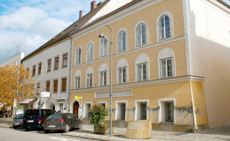 Adolf Hitler, Braunau am Inn, Austria, casa natal Hitler comisaría Braunau am Inn, casa Hitler Austria policía, Braunau am Inn Adolf Hitler, casa natal Hitler reconversión, memoria histórica Austria nazismo, ministerio interior Austria Hitler, neonazis Braunau am Inn