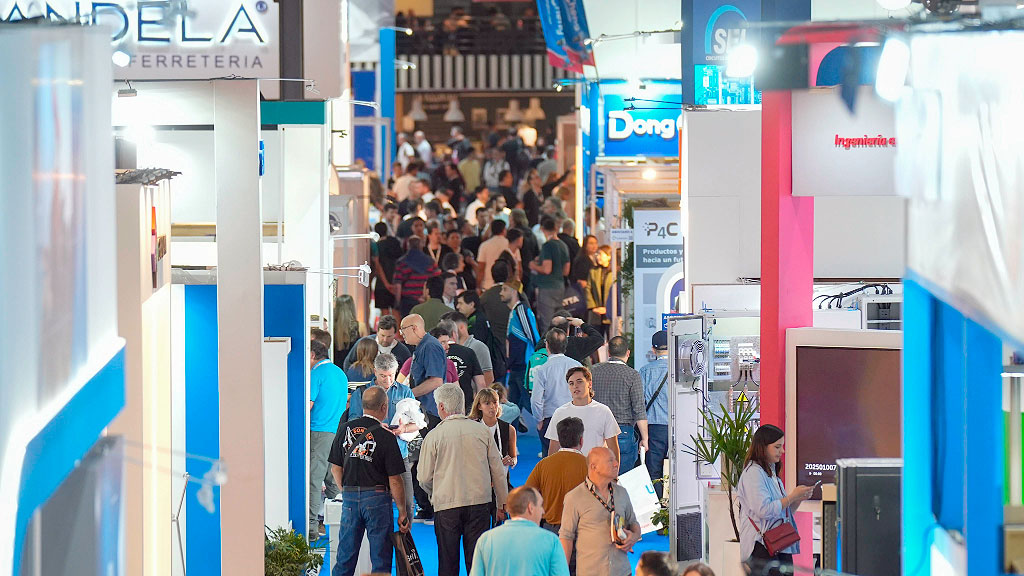 Messe Frankfurt Argentina, industria ferial, exposición, Economía, Negocios y eventos, Turismo MICE, ferias comerciales en Argentina, industria ferial, turismo MICE, eventos de negocios, exposiciones en Buenos Aires, economía argentina, ferias internacionales, generación de negocios, visitantes internacionales, impacto económico de las ferias, récord de visitantes en ferias comerciales, impacto económico del turismo MICE en Argentina, Messe Frankfurt récord de visitantes 2025, ferias como motor de la economía argentina