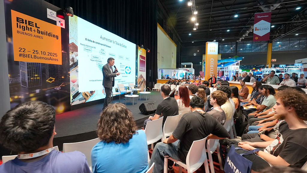 Messe Frankfurt Argentina, industria ferial, exposición, Economía, Negocios y eventos, Turismo MICE, ferias comerciales en Argentina, industria ferial, turismo MICE, eventos de negocios, exposiciones en Buenos Aires, economía argentina, ferias internacionales, generación de negocios, visitantes internacionales, impacto económico de las ferias, récord de visitantes en ferias comerciales, impacto económico del turismo MICE en Argentina, Messe Frankfurt récord de visitantes 2025, ferias como motor de la economía argentina