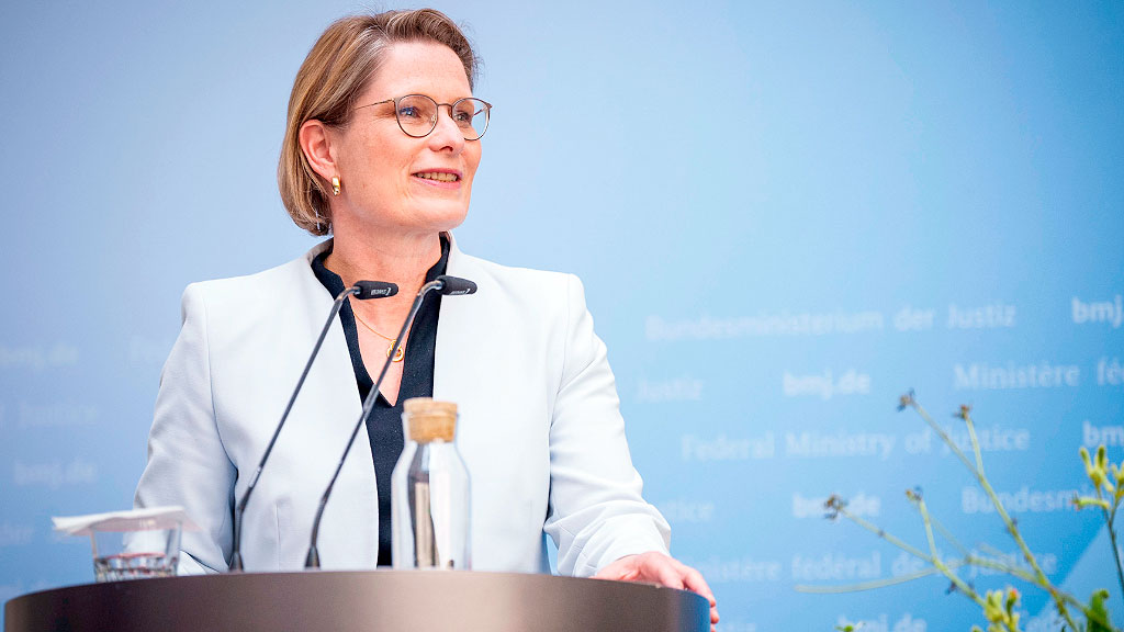 Palantir, software de vigilancia, Alemania, Gotham, vigilancia digital, Peter Thiel, Donald Trump, privacidad datos Alemania, VeRA Bavaria, soberanía digital Europa, Palantir policía alemana