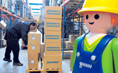 Playmobil, Dietenhofen, Horst Brandstätter, Alemania, fábrica, industria juguetes Alemania, crisis Playmobil, producción Malta, Bahri Kurter Playmobil, juguetes Baviera, cierre fábrica alemana, Marianne Albert Playmobil