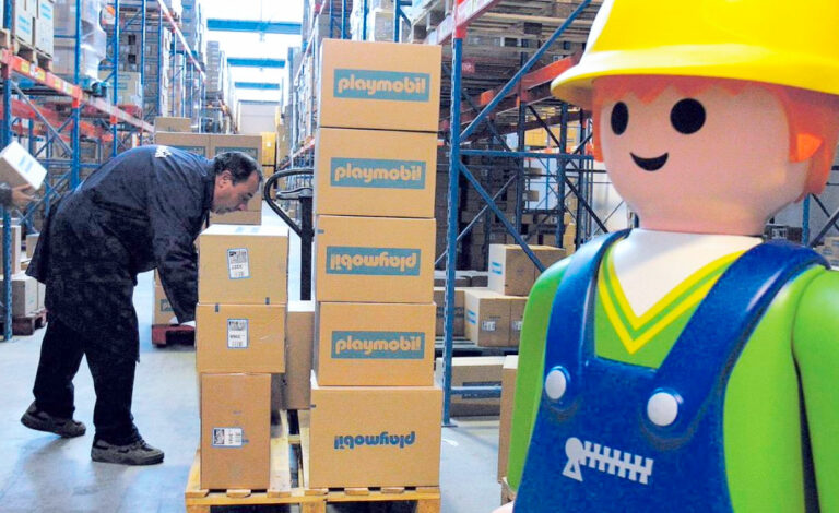Playmobil, Dietenhofen, Horst Brandstätter, Alemania, fábrica, industria juguetes Alemania, crisis Playmobil, producción Malta, Bahri Kurter Playmobil, juguetes Baviera, cierre fábrica alemana, Marianne Albert Playmobil