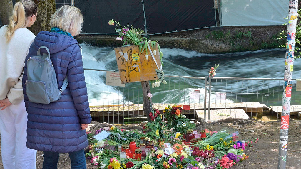 Múnich, Eisbach, surf, prohibición, Jardín Inglés, accidente surf fatal, Haus der Kunst, Dieter Reiter, deportes extremos Alemania, seguridad surf