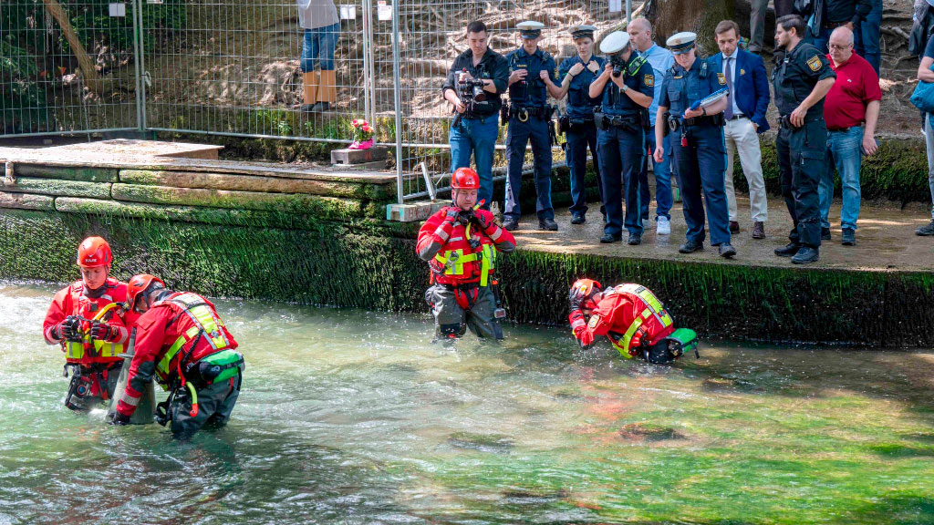 Múnich, Eisbach, surf, prohibición, Jardín Inglés, accidente surf fatal, Haus der Kunst, Dieter Reiter, deportes extremos Alemania, seguridad surf