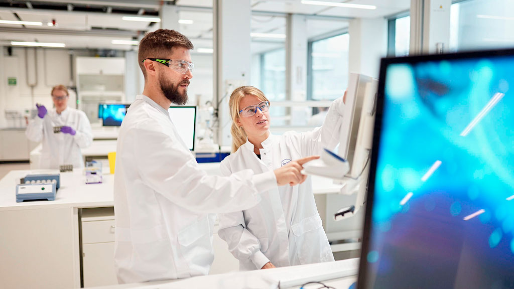 Roche, Penzberg, centro de diagnóstico, Baviera, test Alzheimer sangre, Penzberg Alemania Europa, innovación médica, diagnóstico temprano, inversión farmacéutica, biotecnología Alemania, investigación biomédica, Roche 300 millones euros