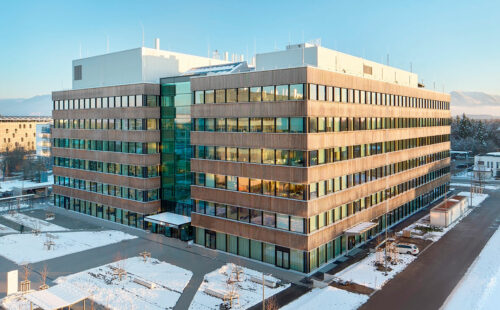 Roche, Penzberg, centro de diagnóstico, Baviera, test Alzheimer sangre, Penzberg Alemania Europa, innovación médica, diagnóstico temprano, inversión farmacéutica, biotecnología Alemania, investigación biomédica, Roche 300 millones euros