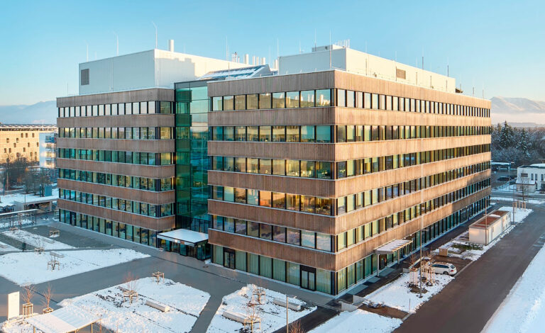 Roche, Penzberg, centro de diagnóstico, Baviera, test Alzheimer sangre, Penzberg Alemania Europa, innovación médica, diagnóstico temprano, inversión farmacéutica, biotecnología Alemania, investigación biomédica, Roche 300 millones euros