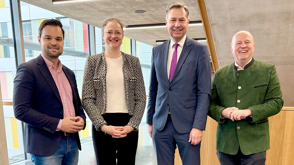 Stiftung Verbundenheit, IBDG, comunidad alemana Argentina, FAAG, Cristina Arheit-Zapp, Embajada Argentina Berlín, Betina Pasquali de Fonseca, relaciones germano-argentinas, Hartmut Koschyk, Baviera Argentina