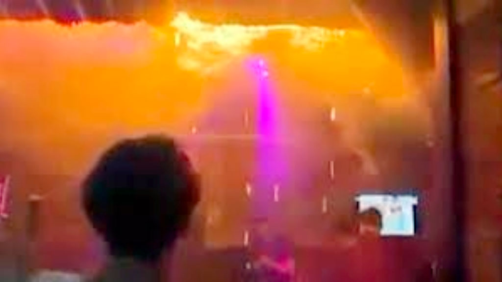 Tahirys Dos Santos, Crans-Montana, FC Metz, bar Constellation tragedia, futbolista sobreviviente incendio, Año Nuevo Suiza 2026, quemaduras 30% cuerpo, tragedia resort suizo, FC Metz defensor, Coline pareja Dos Santos, incendio bar Suiza víctimas