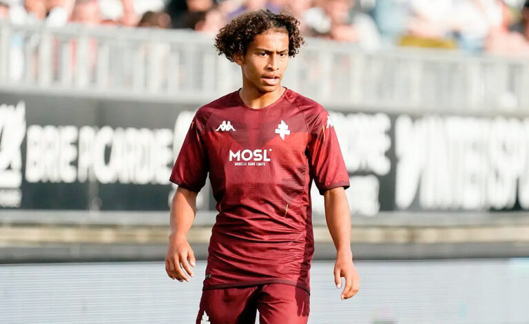 Tahirys Dos Santos, Crans-Montana, FC Metz, bar Constellation tragedia, futbolista sobreviviente incendio, Año Nuevo Suiza 2026, quemaduras 30% cuerpo, tragedia resort suizo, FC Metz defensor, Coline pareja Dos Santos, incendio bar Suiza víctimas
