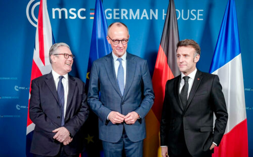 Alemania, Irán, Estados Unidos, Alemania apoya a Estados Unidos contra Irán, Alemania conflicto Irán Israel, Francia Reino Unido Estados Unidos Irán, apoyo europeo a Estados Unidos, ataques de represalia de Irán, crisis en el Golfo Pérsico, evacuación británicos Emiratos Árabes Unidos, Johann Wadephul Irán, Keir Starmer bases militares, Emmanuel Macron Golfo Pérsico, tensión Europa Irán, cambio de posición de Alemania frente a Irán, Europa respalda a EE.UU. e Israel, amenaza iraní a Europa, bases británicas para operaciones defensivas