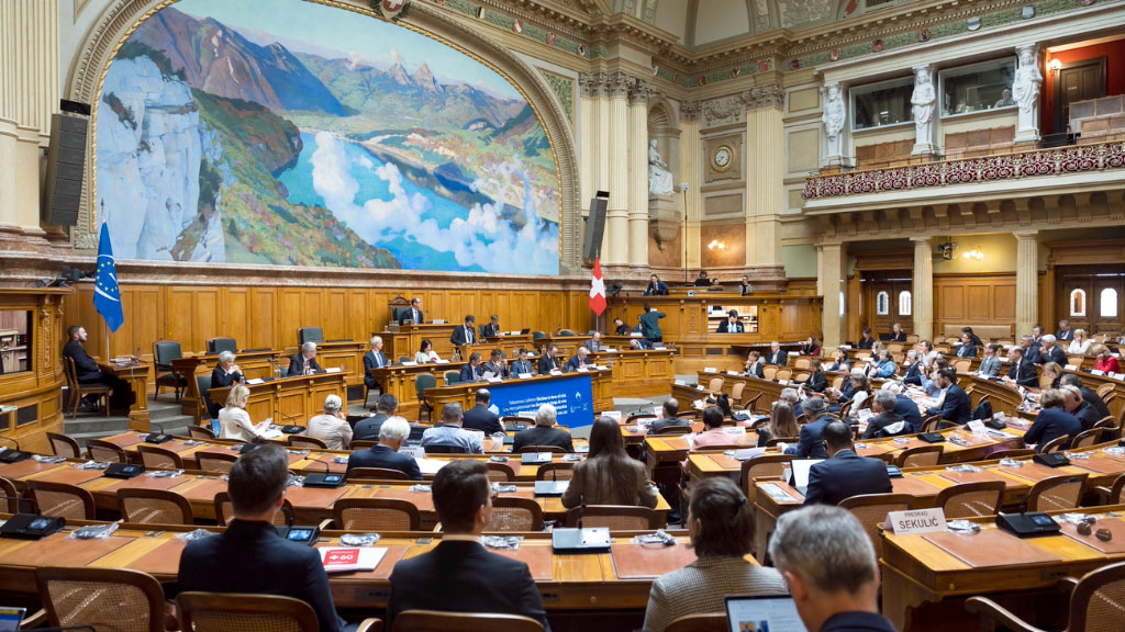 cold case, Suiza, ADN, crímenes sin resolver, casos fríos Alemania ADN forense, prescripción homicidio Suiza reforma, Amy Lopez crimen Coblenza resuelto, Carmen Kampa Bremen cold case, unidades especializadas cold case Europa, Christiane Trapp criminología Suiza, imprescriptibilidad homicidio Suiza parlamento