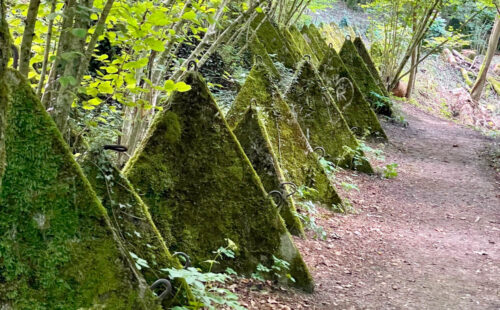 Sendero Toblerone, Suiza, Segunda Guerra Mundial, línea defensiva, pirámides de hormigón, Promenthouse, historia, cantón de Vaud, Jura, lago Lemán