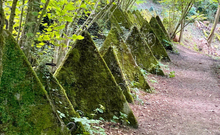 Sendero Toblerone, Suiza, Segunda Guerra Mundial, línea defensiva, pirámides de hormigón, Promenthouse, historia, cantón de Vaud, Jura, lago Lemán