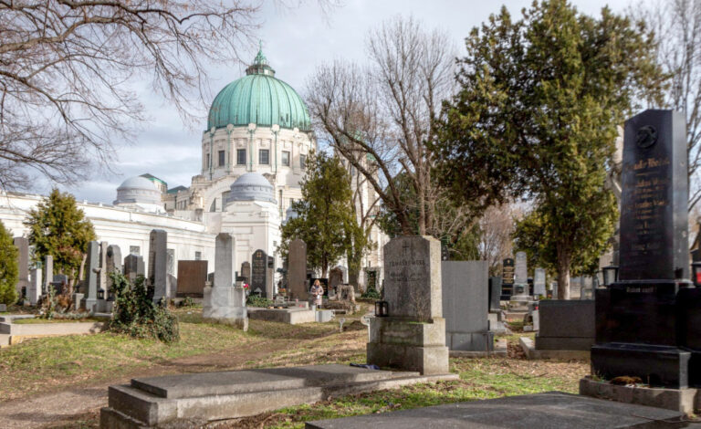 iglesia, Cementerio Central de Viena, silent disco, iglesia San Carlos Borromeo, iglesia Viena silent disco, Cementerio Central Viena evento cultural