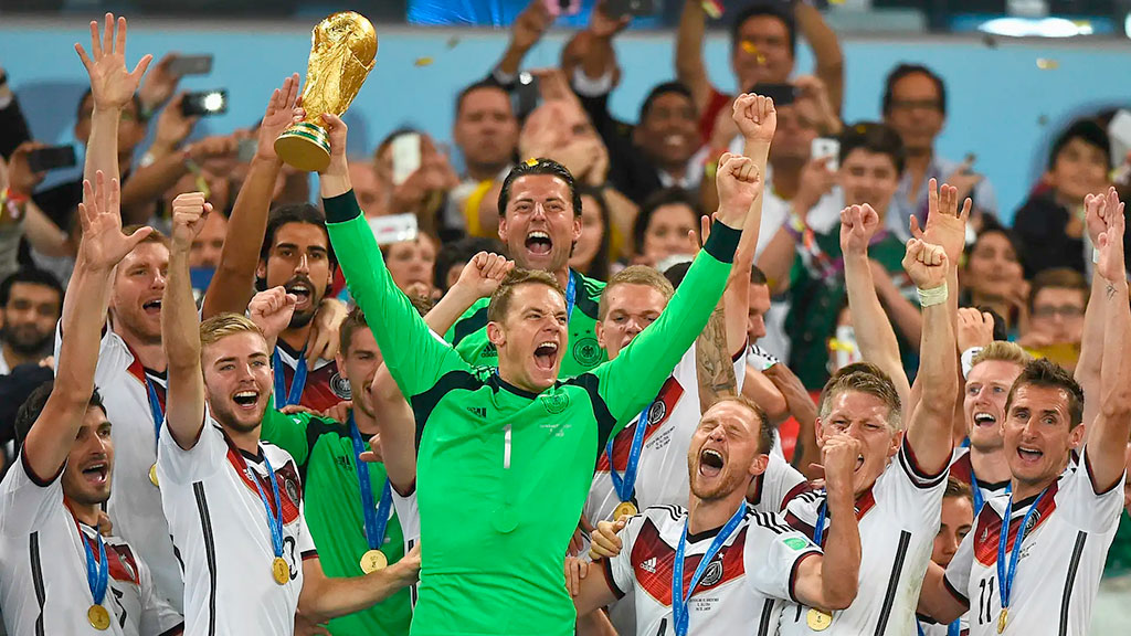 Manuel Neuer, Bayern Múnich, Bundesliga, 40 años retiro, arquero leyenda, Schalke 04, UEFA Champions League, DFB Pokal, Mundial de Clubes, Mundial de la FIFA, La Mannschaft