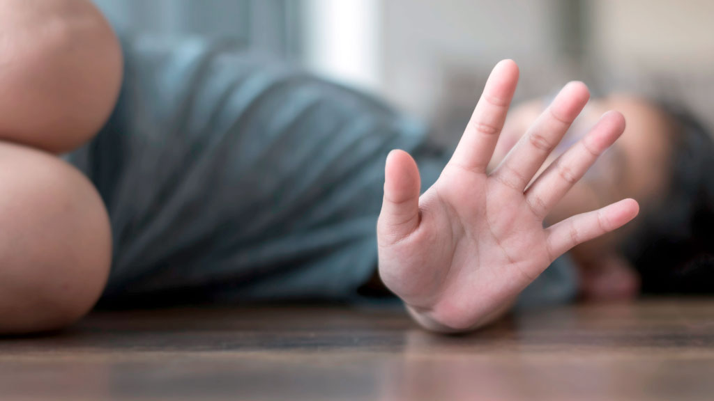 Parto en casa, Homicidio culposo, Neu-Ulm, parto en casa sin asistencia médica, parto en solitario riesgos, homicidio culposo recién nacido Alemania, posición podálica parto domiciliario, Alleingeburt fenómeno redes sociales, partos no asistidos Argentina, parto humanizado ley argentina, mortalidad infantil Alemania estadísticas, partera parto domiciliario riesgos