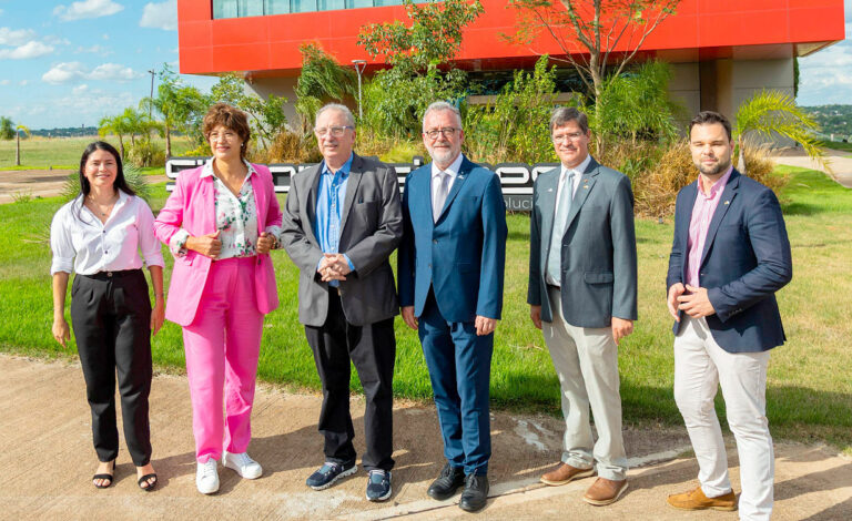 Misiones, Bernd Fabritius, gobernador Hugo Passalacqua, Comunidad argentino-alemana, comunidad alemana, Stiftung Verbundenheit , cooperación Argentina Alemania, diplomacia ciudadana
