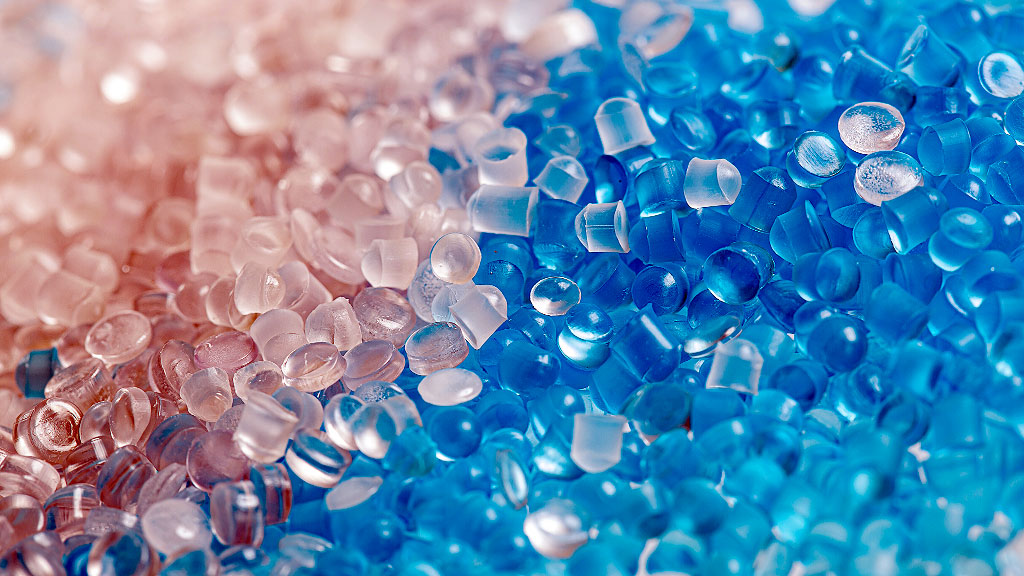 reciclaje de plásticos, combustibles, Universidad Técnica de Múnich, investigación científica, reciclaje químico de plástico, convertir plástico en gasolina