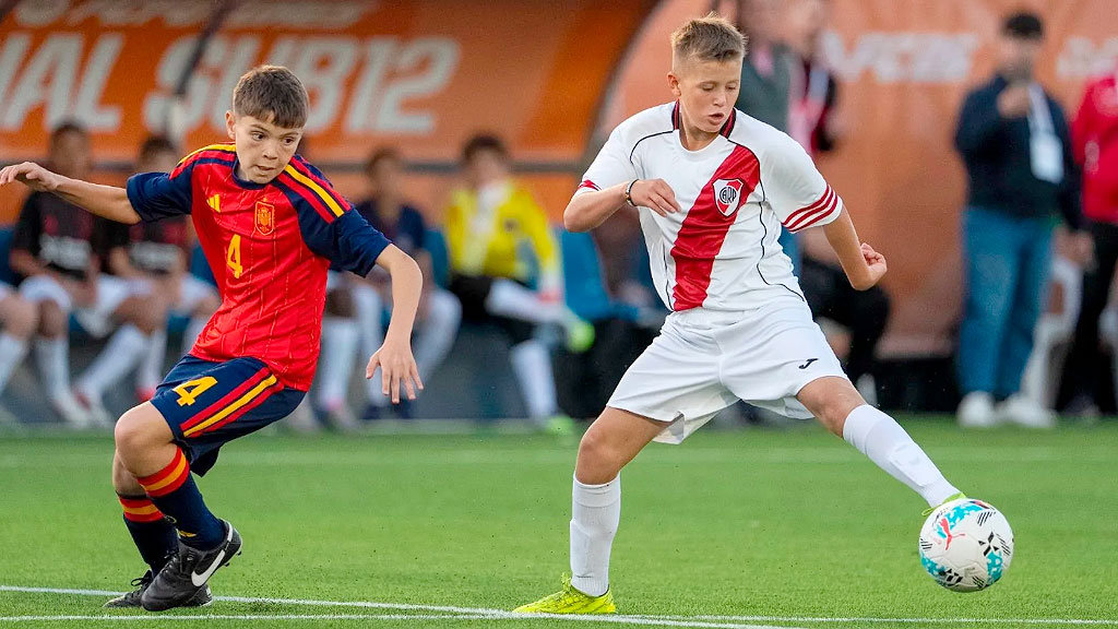 River Plate, Fútbol argentino, Bernd Schuster, Sami Maldonado Schuster, Belgrano de Córdoba, descenso de River, River en la B, Barcelona, Diego Maradona, superclásico