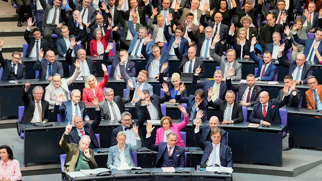 AfD, Bundesbank, Reservas de oro alemanas, AfD repatriación oro, Bundesbank reservas, oro alemán Nueva York, moneda nacional Alemania, futuro del euro, Bretton Woods Alemania, moción Bundestag oro, ultraderecha alemana economía, Reserva Federal custodia oro