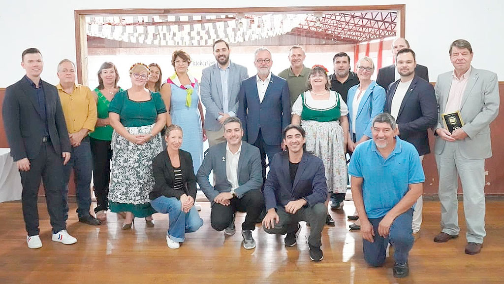 Bernd Fabritius, Misiones, Alemania, Argentina, Stiftung Verbundenheit, FAAG, Alem, Oberá, Montecarlo, Eldorado, comunidad alemana de Misiones, asociaciones argentino-germanas, Germán Lehrke, Dr. Marco Just Quiles, Silvia Saenger, Ulises Morel, Gabriel Podevils, Sara Carolina Butvilofsky