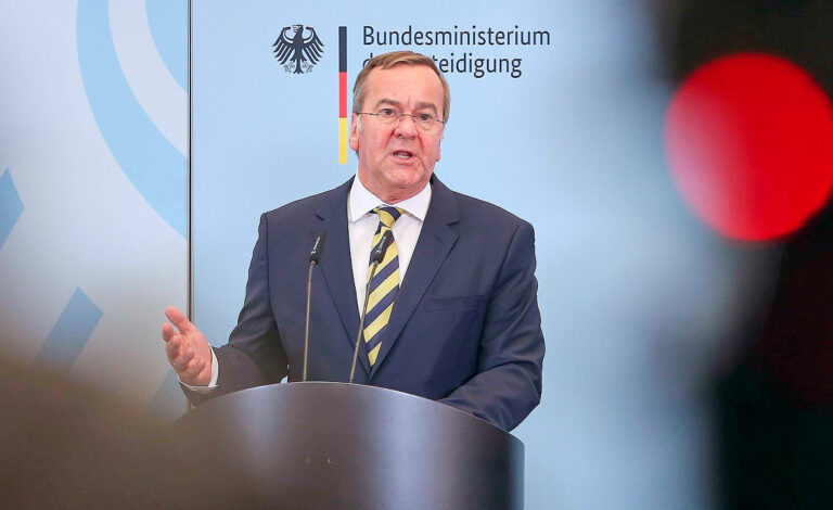 Boris Pistorius, Bundeswehr, Estrategia Militar alemana, 460.000 soldados, ejército convencional más fuerte de Europa, Rusia amenaza OTAN, Alemania rearme, Wehrdienst servicio militar voluntario, conscripción parcial Alemania, Fähigkeitsprofil Bundeswehr, defensa Alemania 2026, Thomas Erndl CSU, Niklas Wagener Verdes, guerra híbrida Rusia, disuasión nuclear OTAN