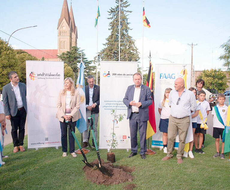Dieter Lamlé, Stiftung Verbundenheit, FAAG, Embajador Alemania Argentina visita, Dieter Lamlé comunidad alemana Buenos Aires, Stiftung Verbundenheit América Latina, FAAG Federación Asociaciones Argentino-Germanas, comunidad alemana sur bonaerense, Bahía Blanca colectividad alemana, Coronel Suárez colonias alemanas Argentina, Fundación Hogar Rodolfo Funke Tornquist