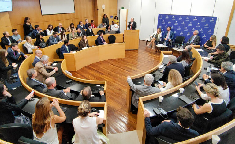 Mercosur, Unión Europea, Universidad Austral, Christian Schmidt, Fundacion Hanns Seidel, Klaus Binder, Peter Neven, Alfonso Santiago, Federico Pinedo, G20, Marisa Bircher, Damián Arabia, Carmen Álvarez Rivero, Celina Cantú, Florencia Donovan