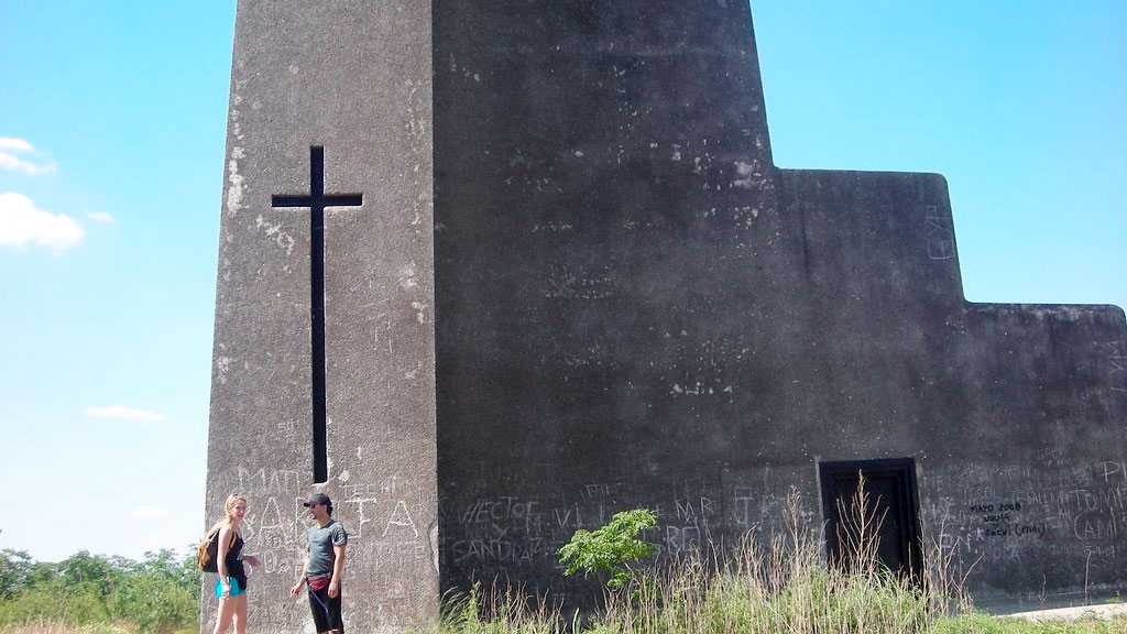 Myriam Stefford, El Ala, Raúl Barón Biza, El Ala mausoleo Córdoba, Myriam Stefford aviadora, Raúl Barón Biza, mausoleo Alta Gracia, Rosa Martha Rossi Berna, monumentos Argentina historia, aviadora Argentina 1931, monumento más alto Argentina, historia Córdoba misteriosa, suiza Argentina leyenda