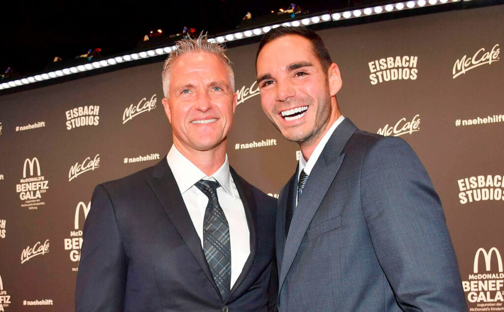 Ralf Schumacher, Étienne Bousquet-Cassagne, Sky, Ralf Schumacher boda, Ralf Schumacher Étienne, boda Saint-Tropez televisión, Sky serie documental, Ralf Schumacher Sky, Fórmula 1 Schumacher, Ralf Étienne Wir sagen Ja